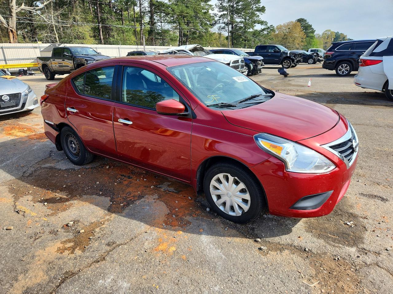 2017 NISSAN VERSA