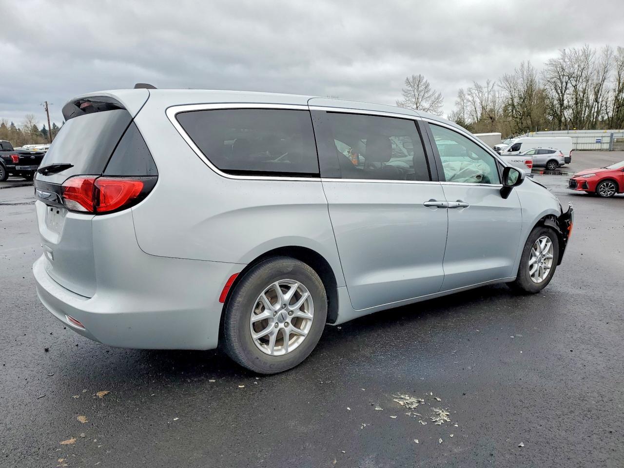 2023 CHRYSLER Voyager