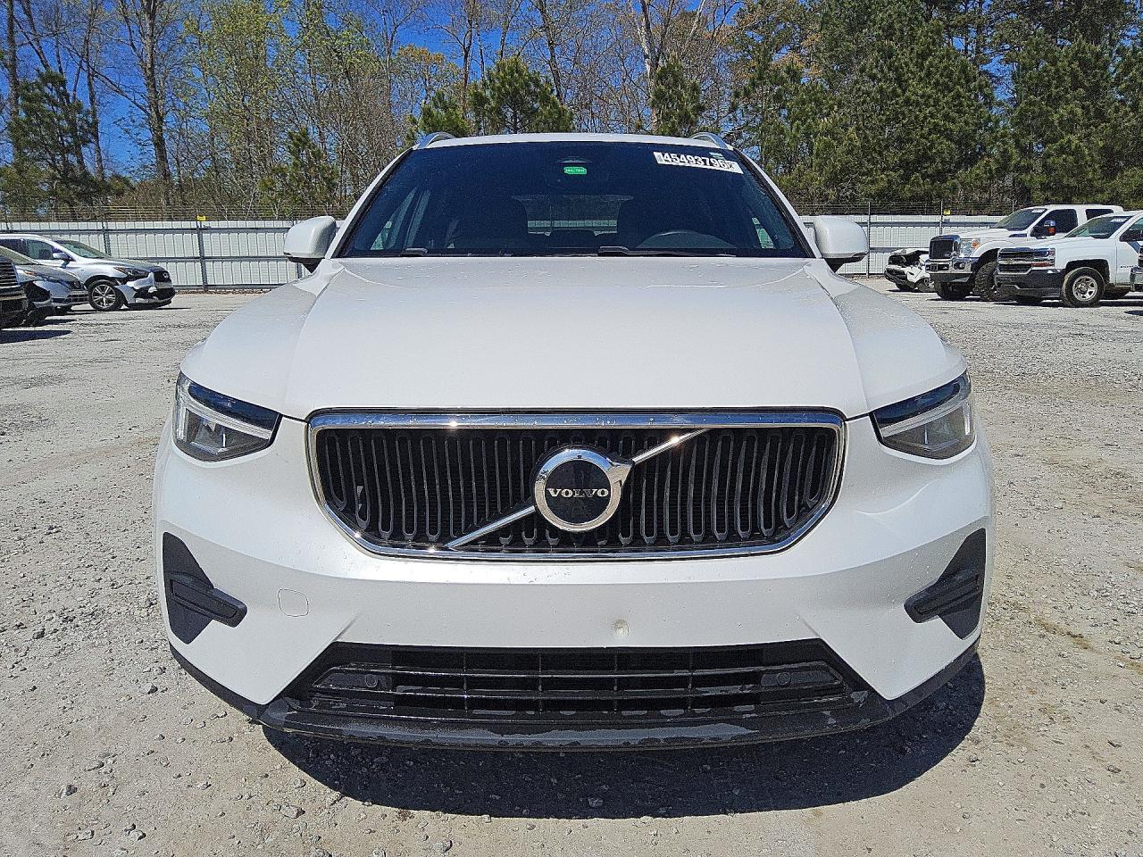 2023 VOLVO XC40