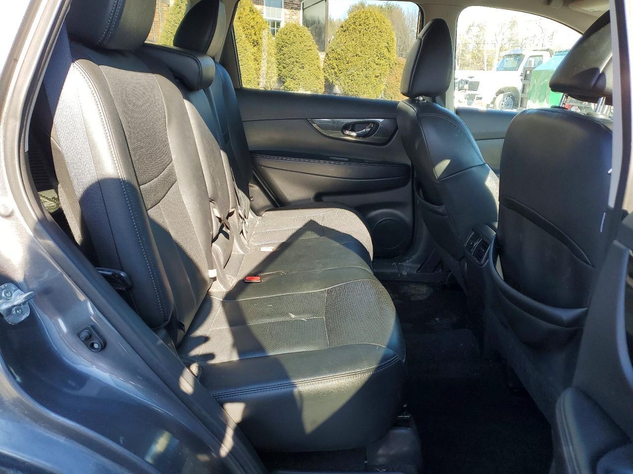 2016 NISSAN ROGUE