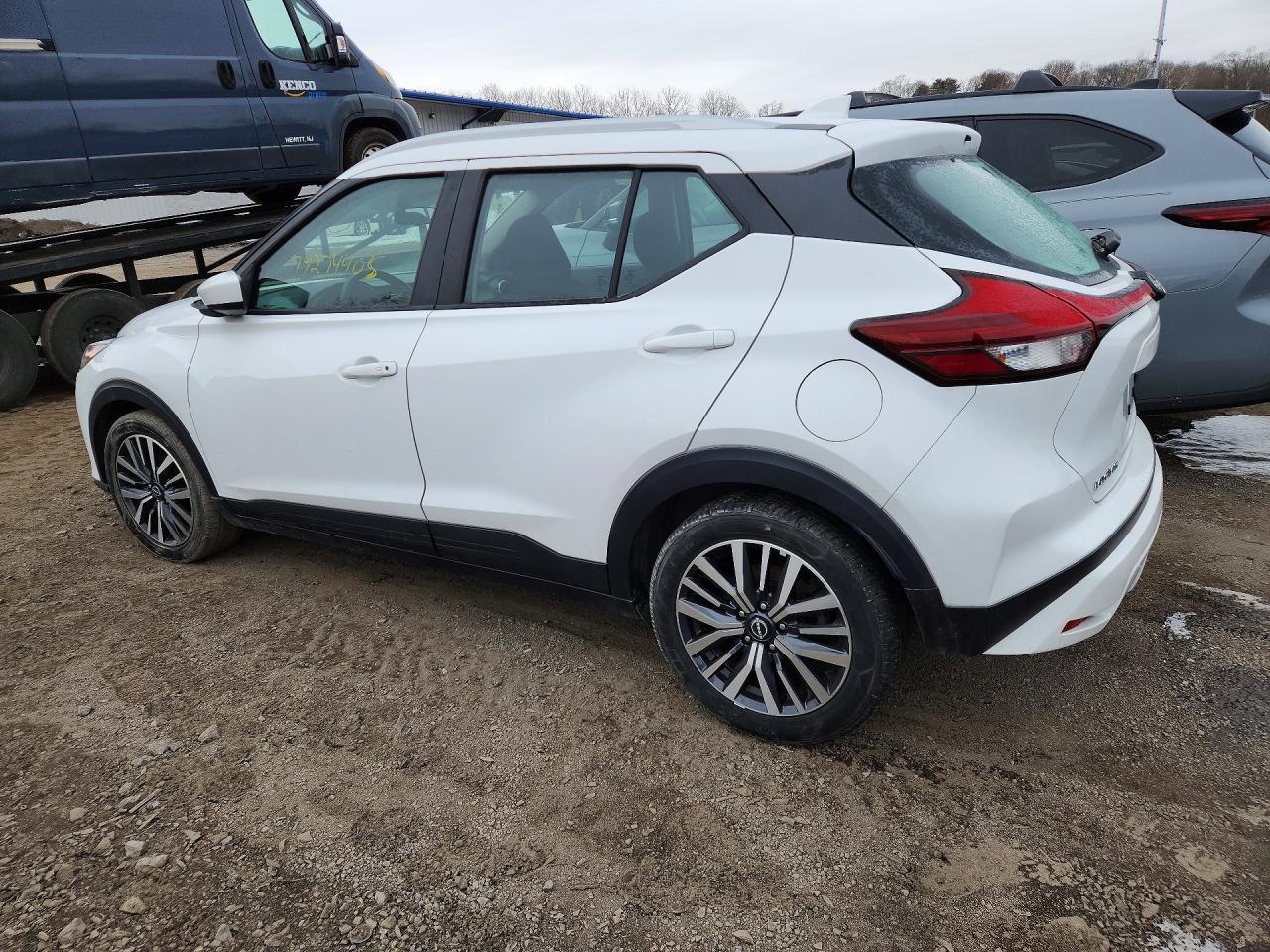 2022 NISSAN KICKS