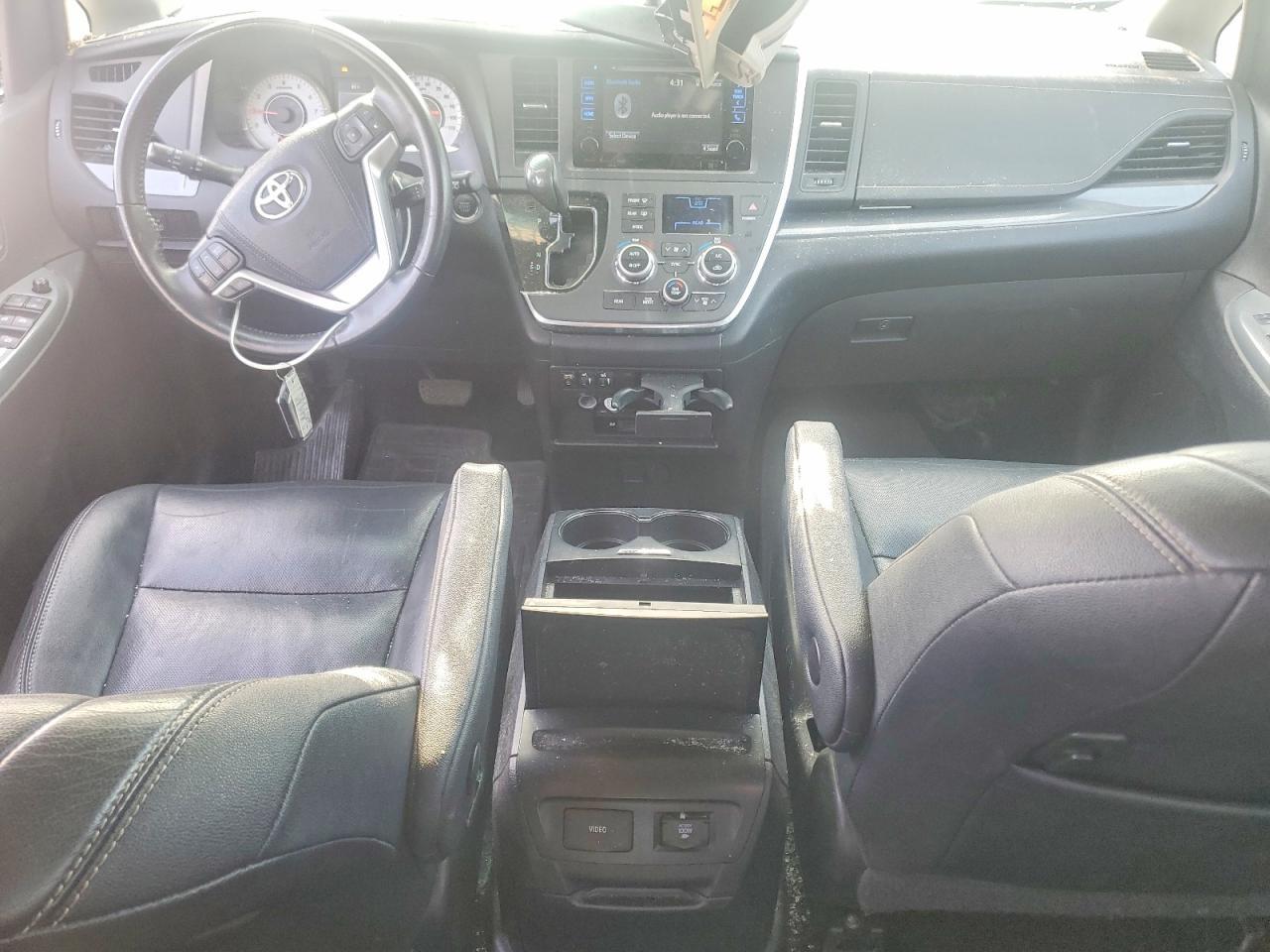 2016 TOYOTA SIENNA