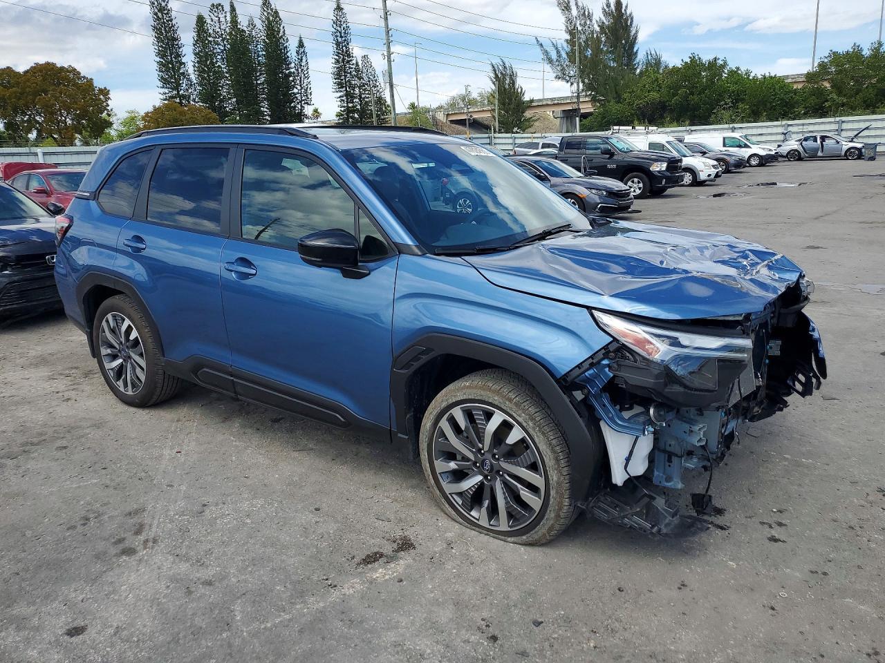 2025 SUBARU FORESTER