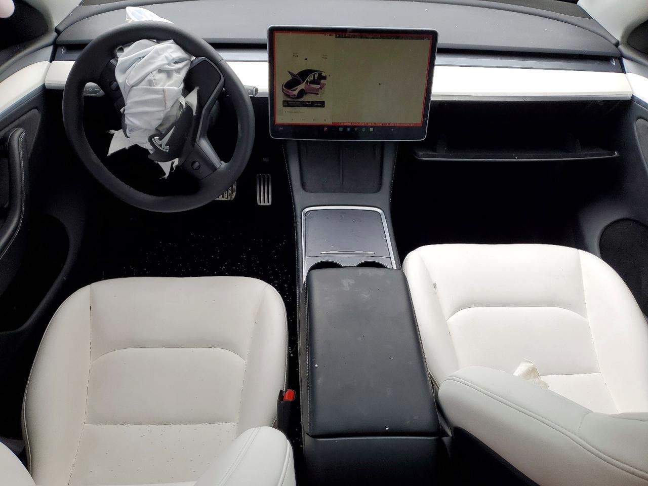 2025 TESLA MODEL Y