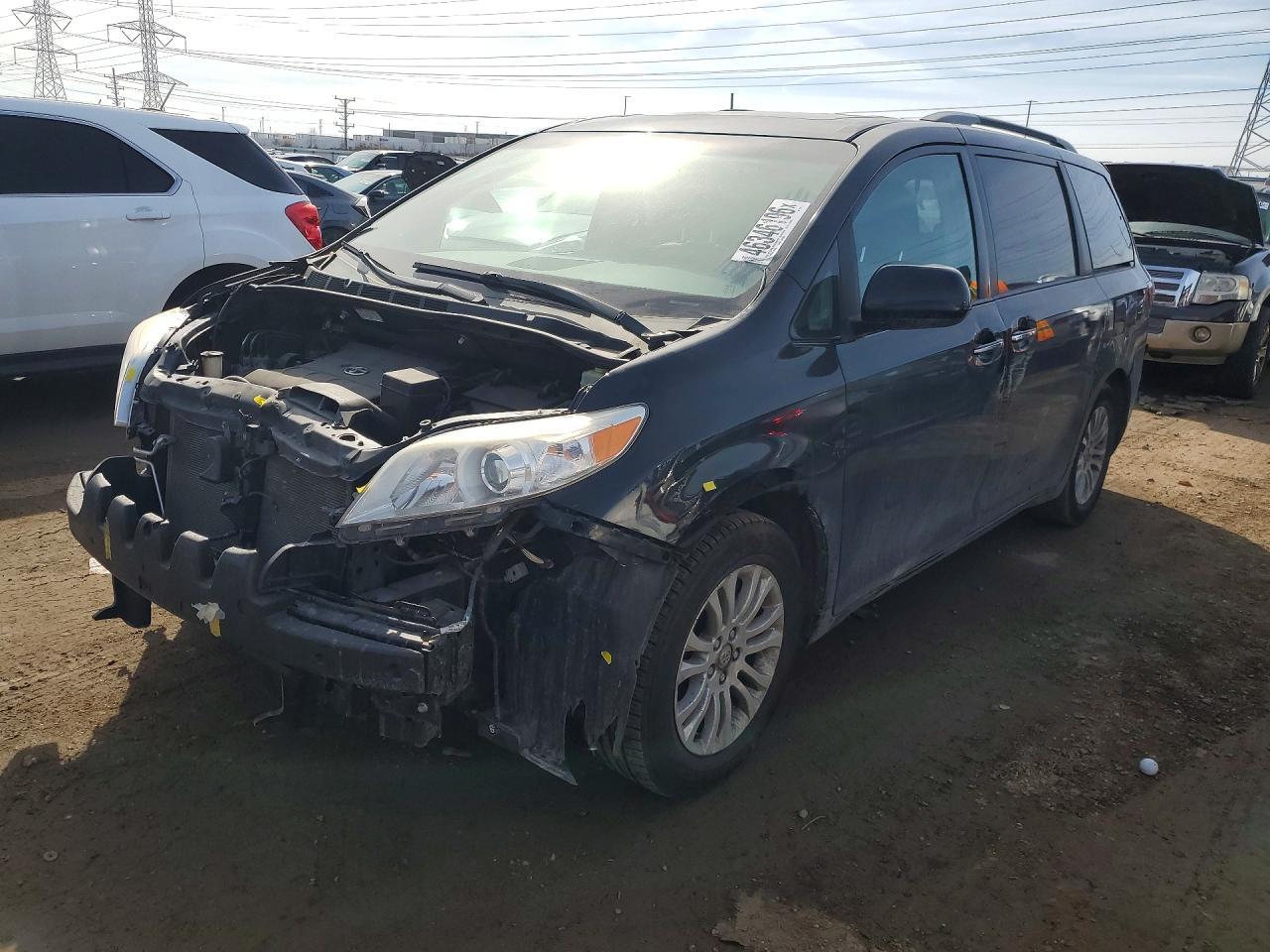 2016 TOYOTA SIENNA