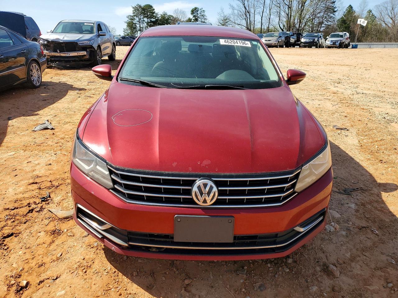 2017 VOLKSWAGEN Passat