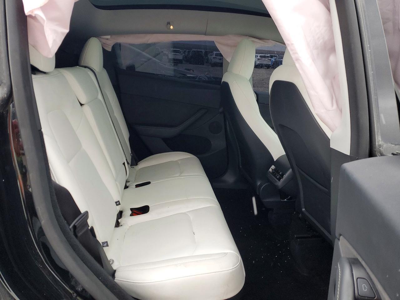2025 TESLA MODEL Y