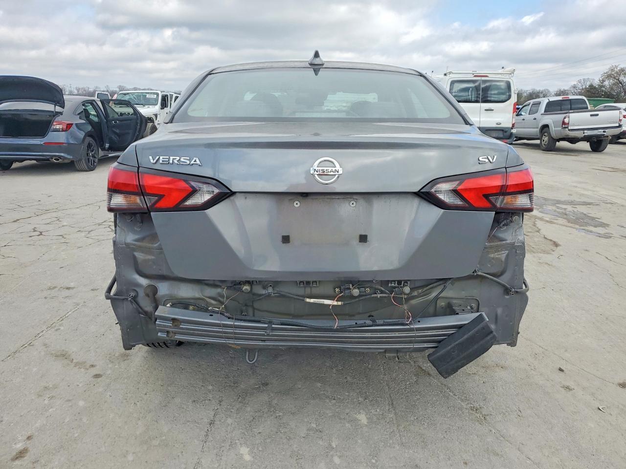 2021 NISSAN VERSA