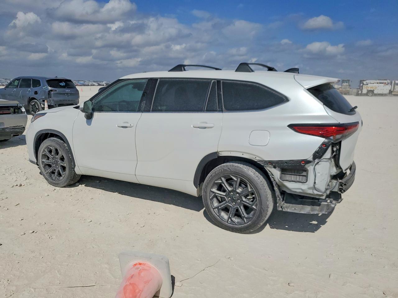 2022 TOYOTA HIGHLANDER