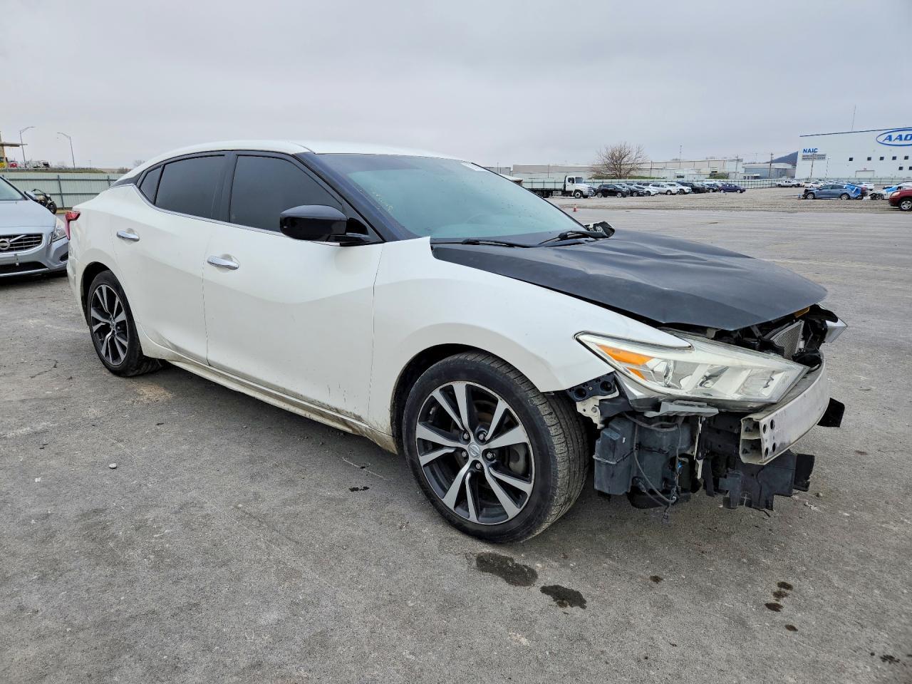 2016 NISSAN Maxima