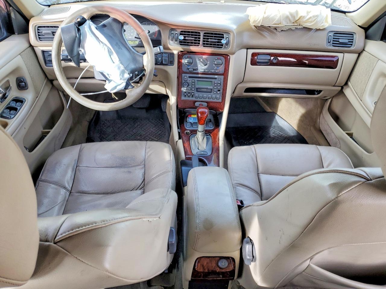 2000 VOLVO S70