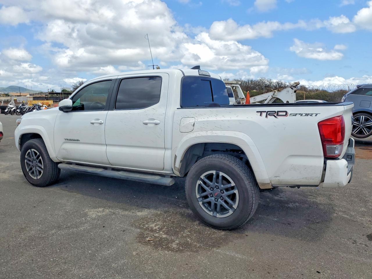 2017 TOYOTA TACOMA