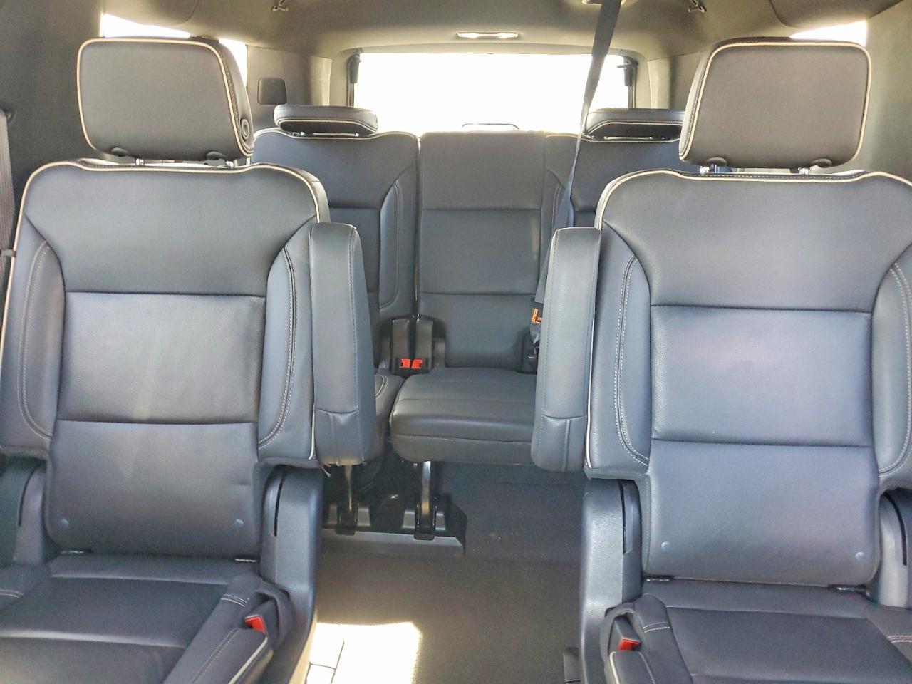 2023 CHEVROLET Suburban