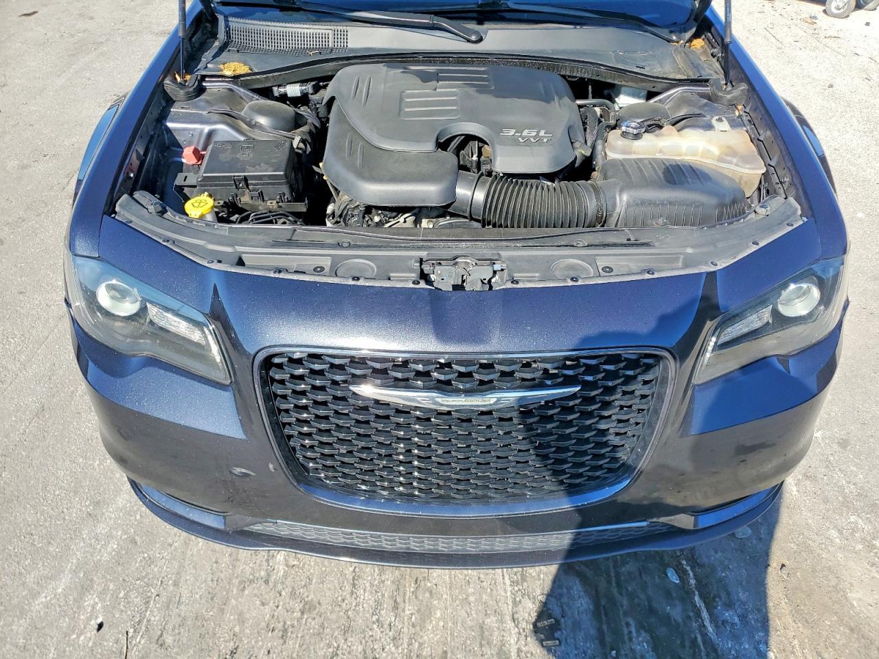 2018 CHRYSLER 300