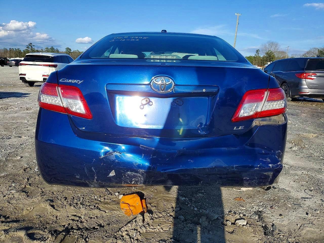 2011 TOYOTA CAMRY