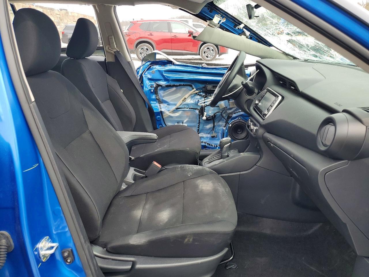 2025 NISSAN KICKS