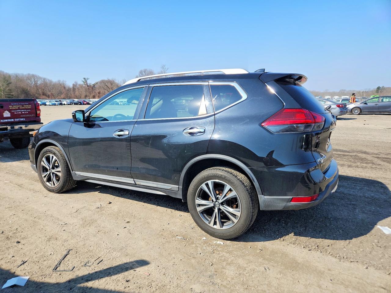 2017 NISSAN ROGUE