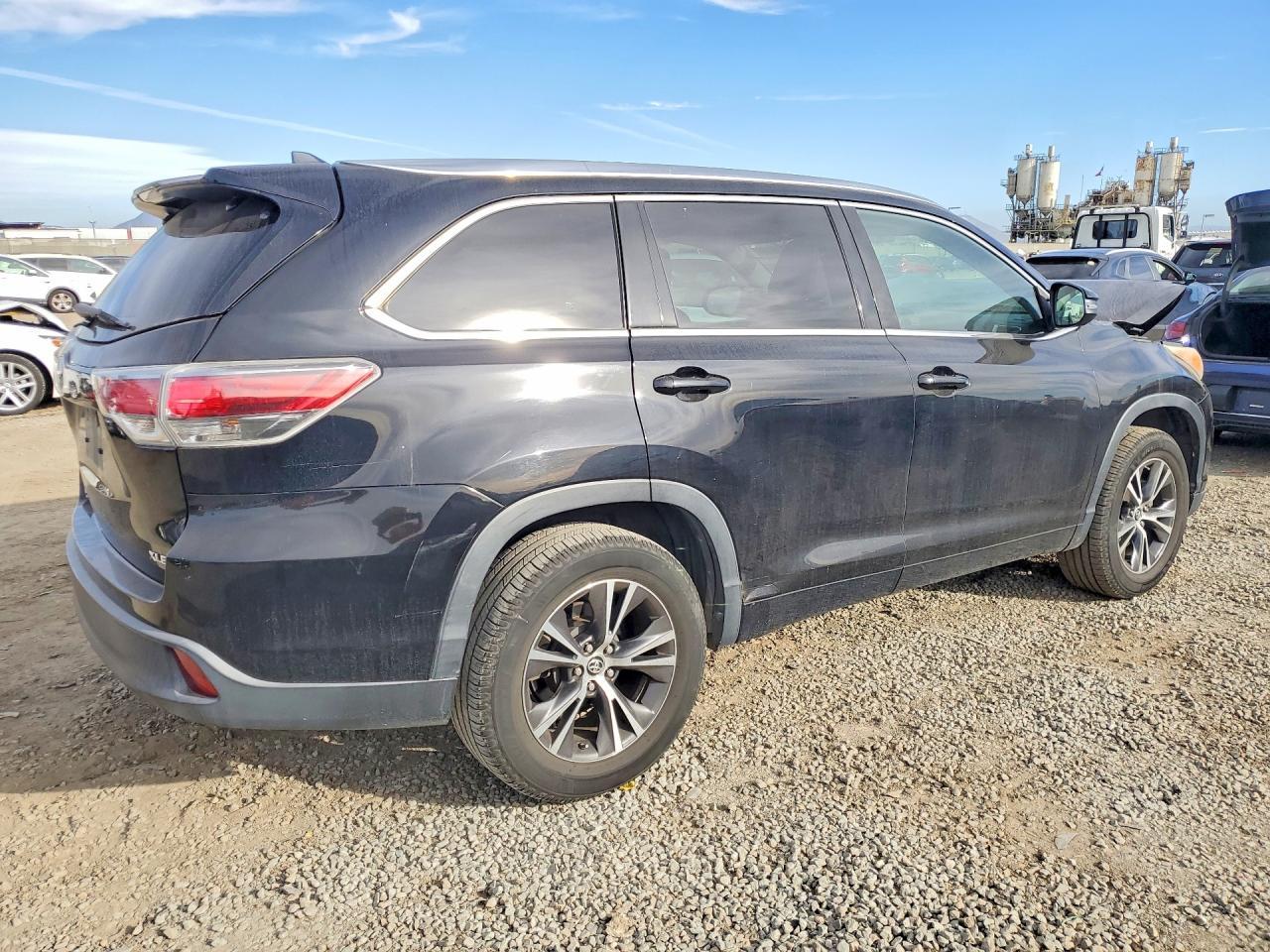 2016 TOYOTA HIGHLANDER