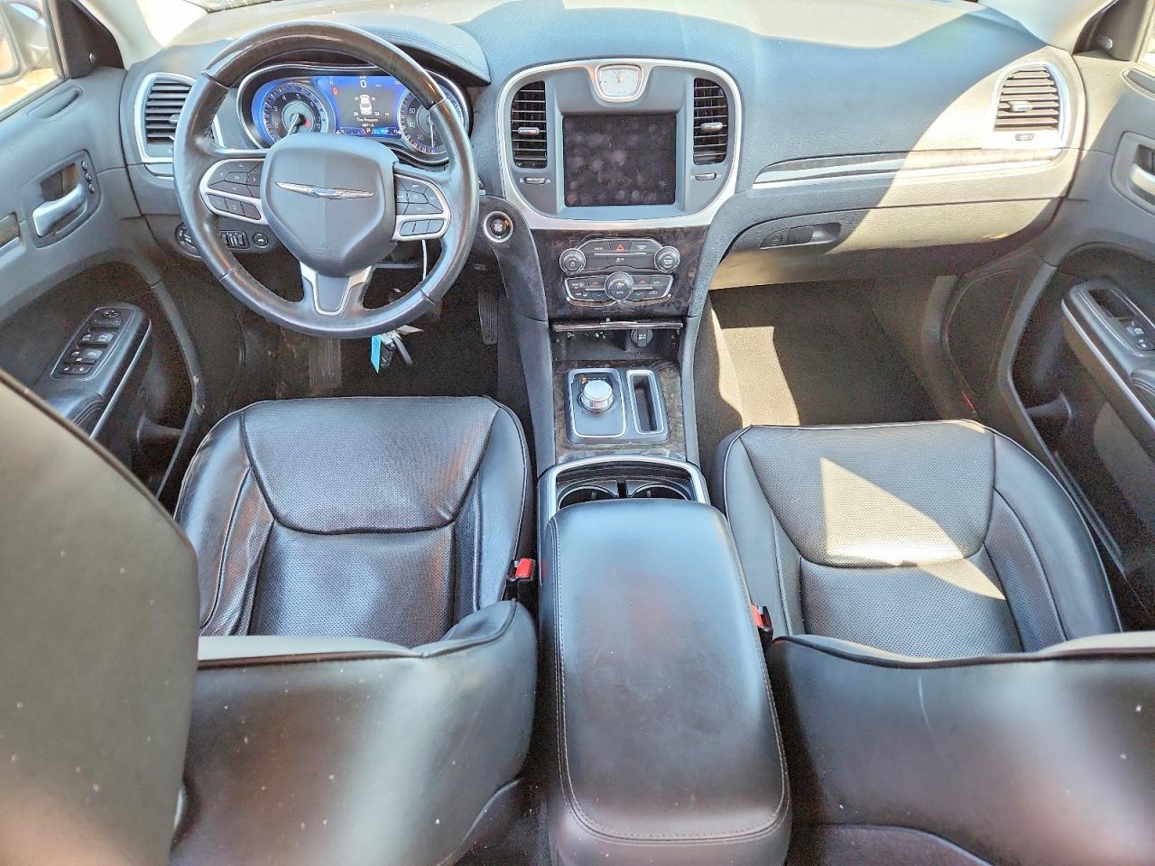 2019 CHRYSLER 300