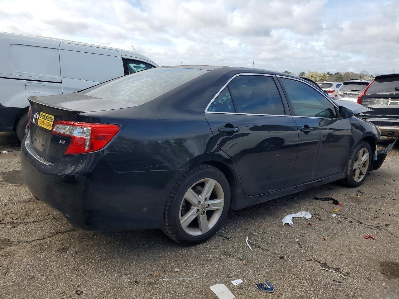 2014 TOYOTA CAMRY