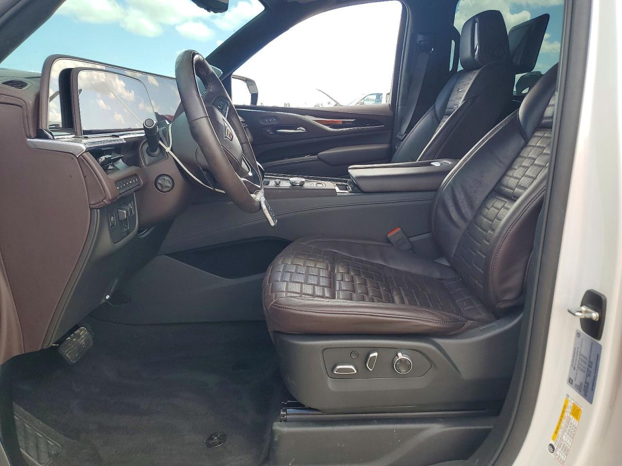 2024 CADILLAC Escalade ESV