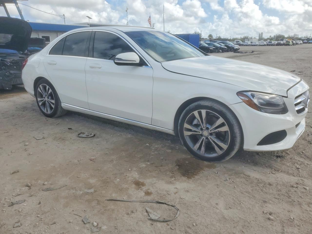 2016 MERCEDES-BENZ C-CLASS