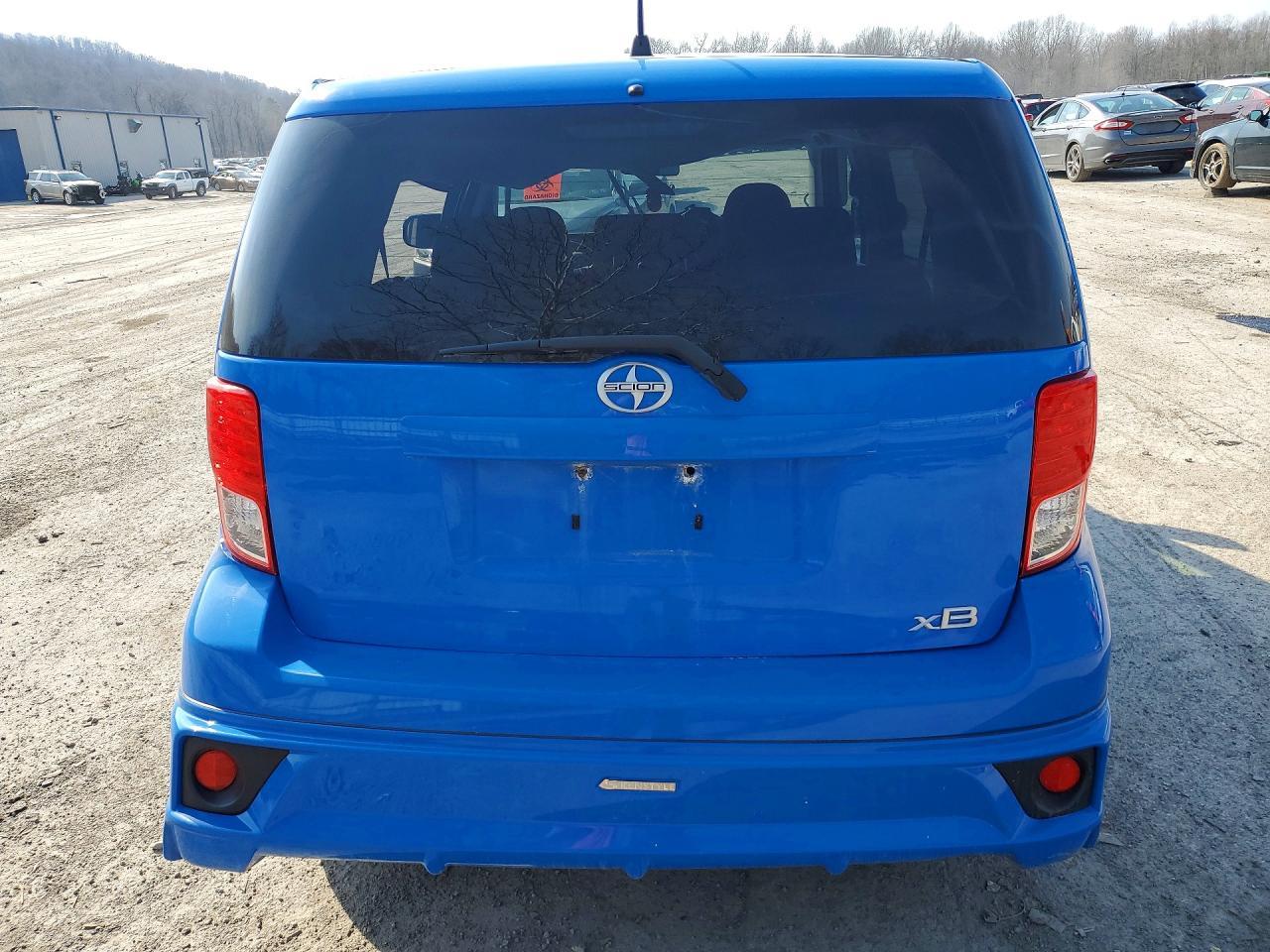 2011 SCION xB