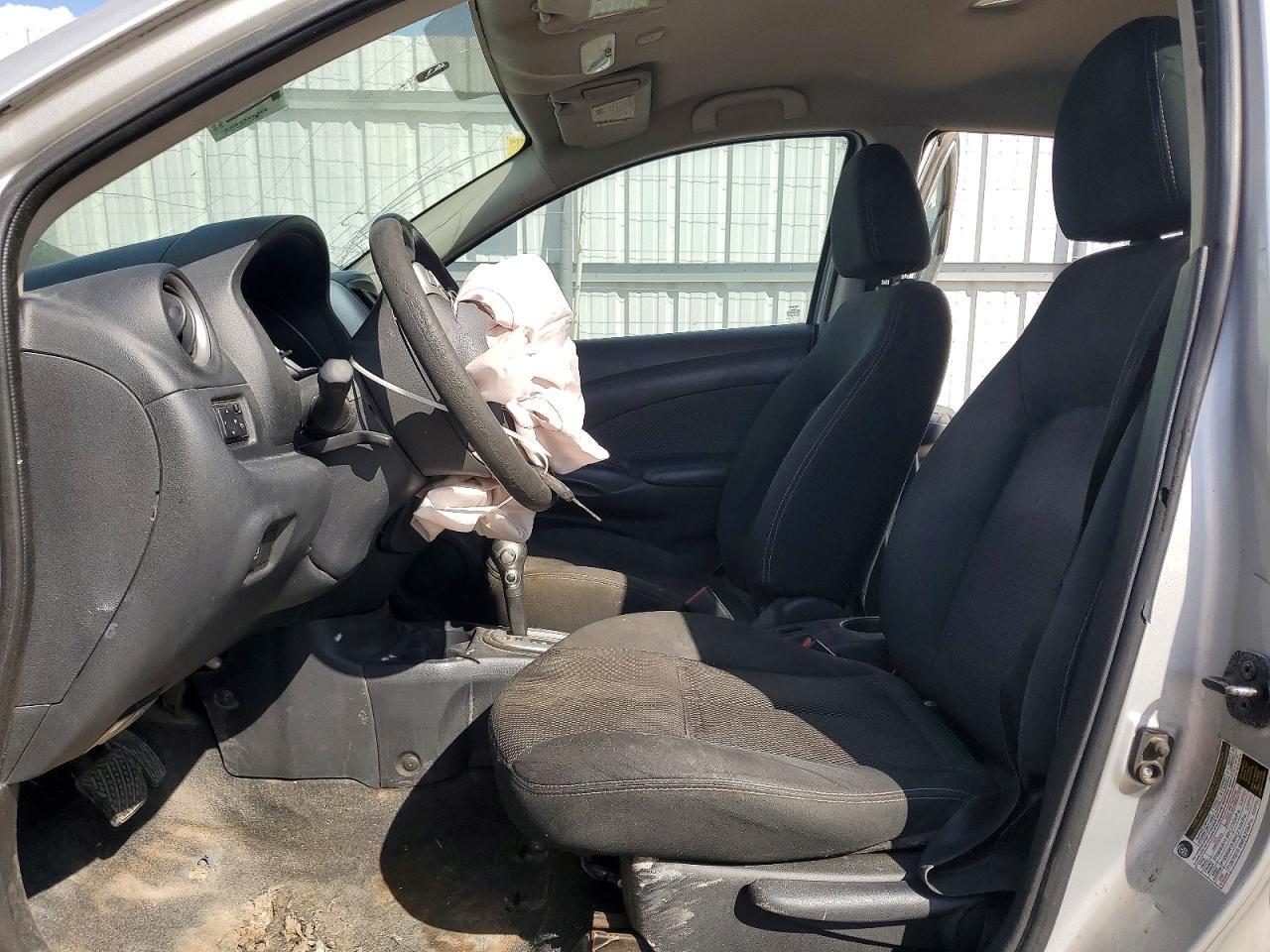 2015 NISSAN VERSA