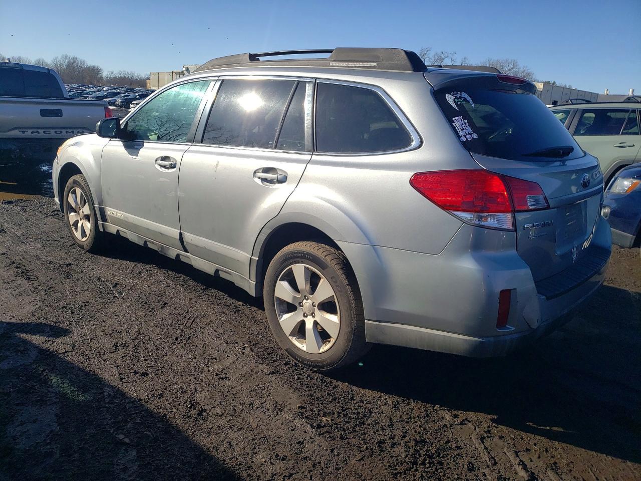 2010 SUBARU Outback