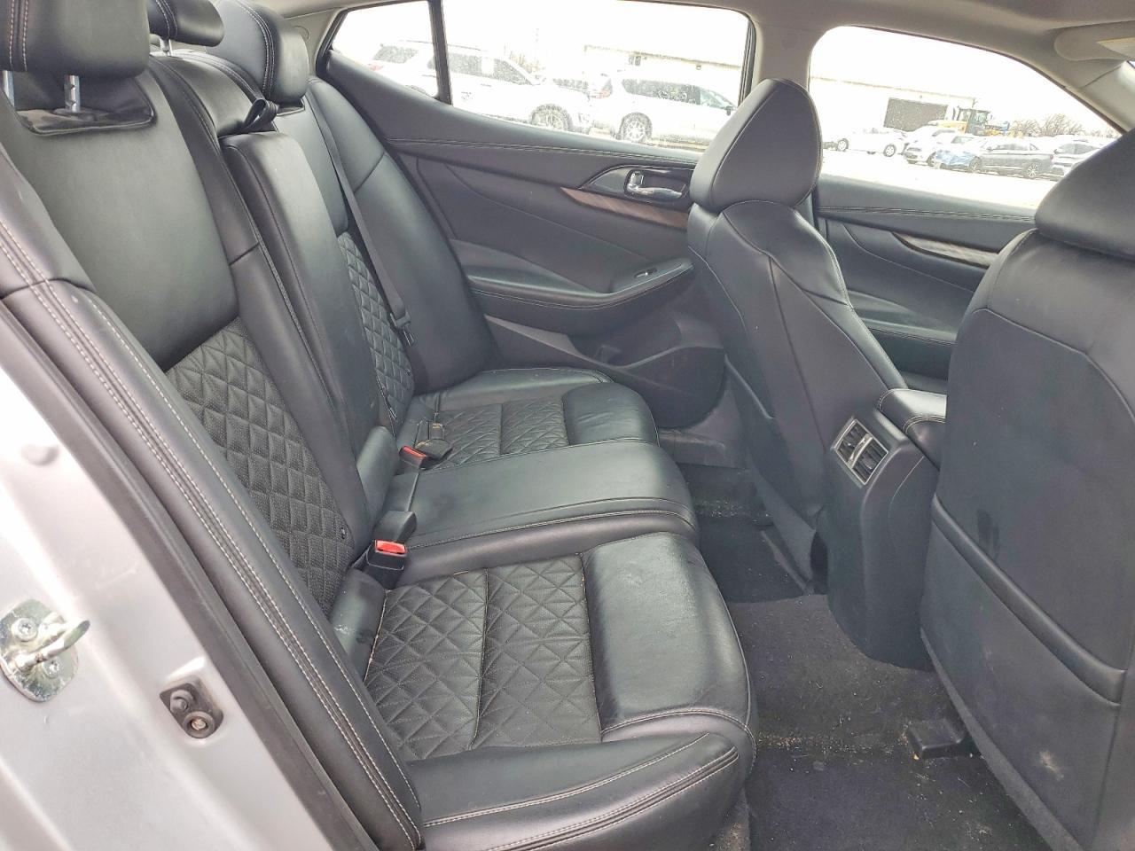 2017 NISSAN Maxima