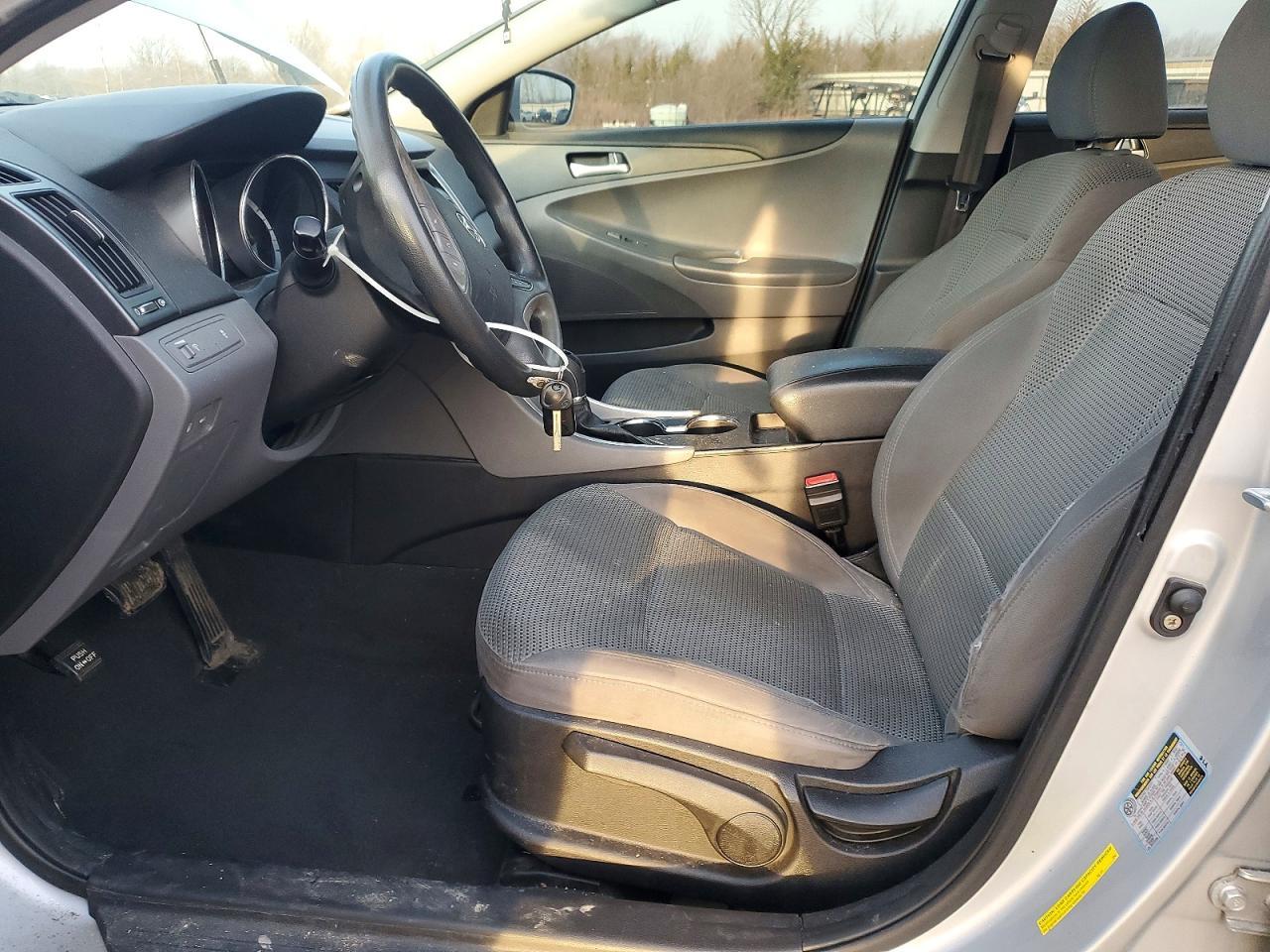 2011 HYUNDAI SONATA