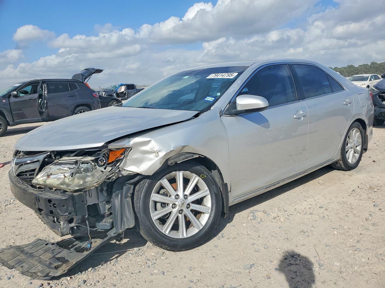 2014 TOYOTA CAMRY