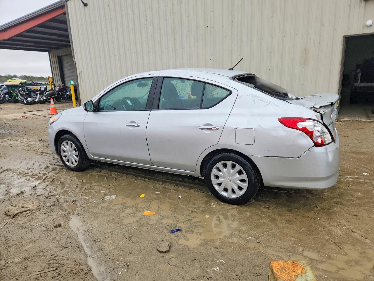 2018 NISSAN VERSA