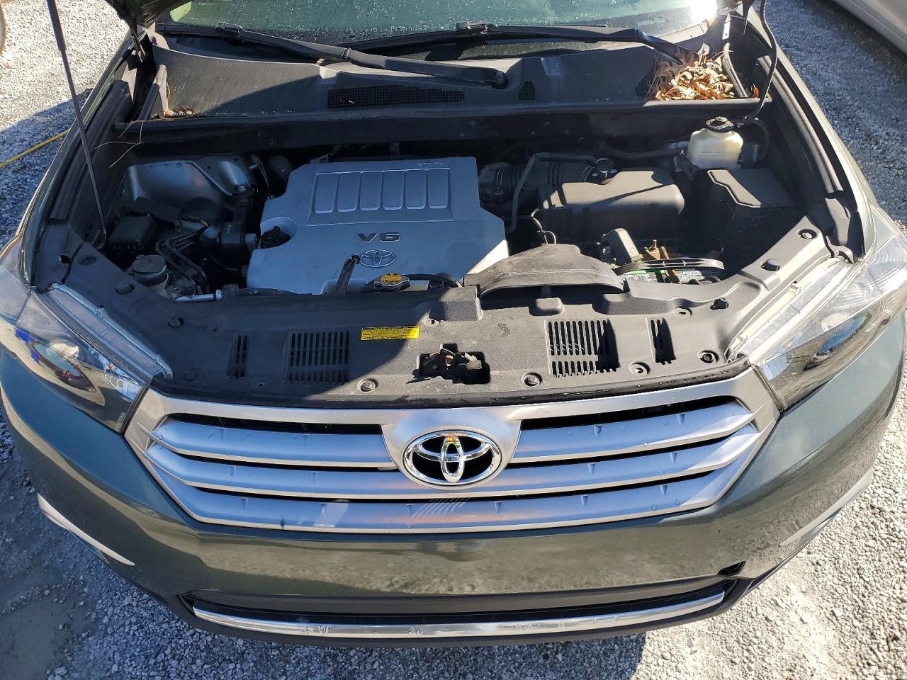 2013 TOYOTA HIGHLANDER