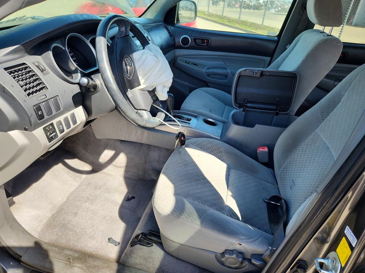 2011 TOYOTA TACOMA