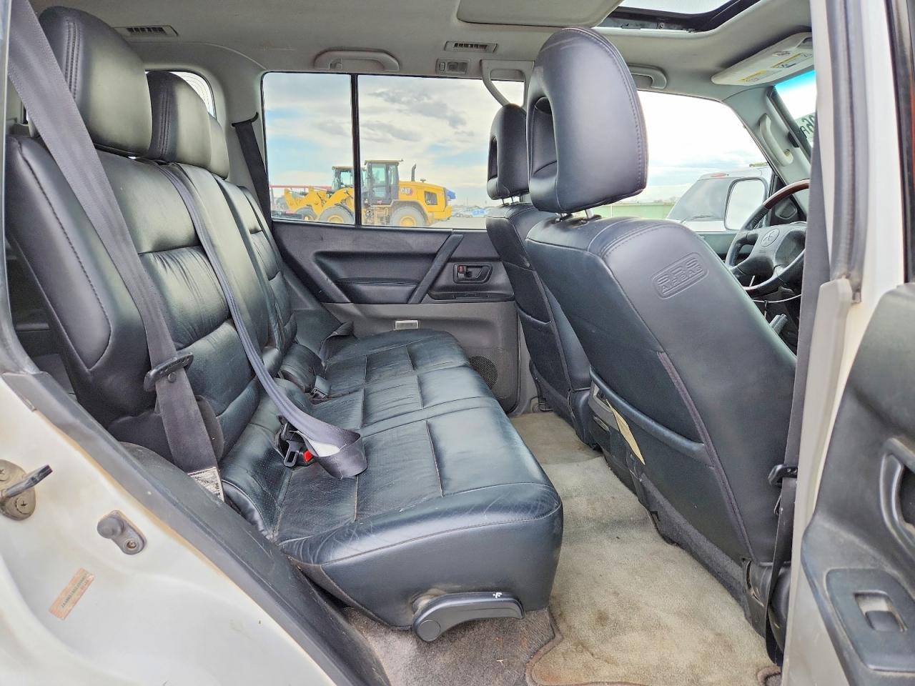 2002 MITSUBISHI Montero