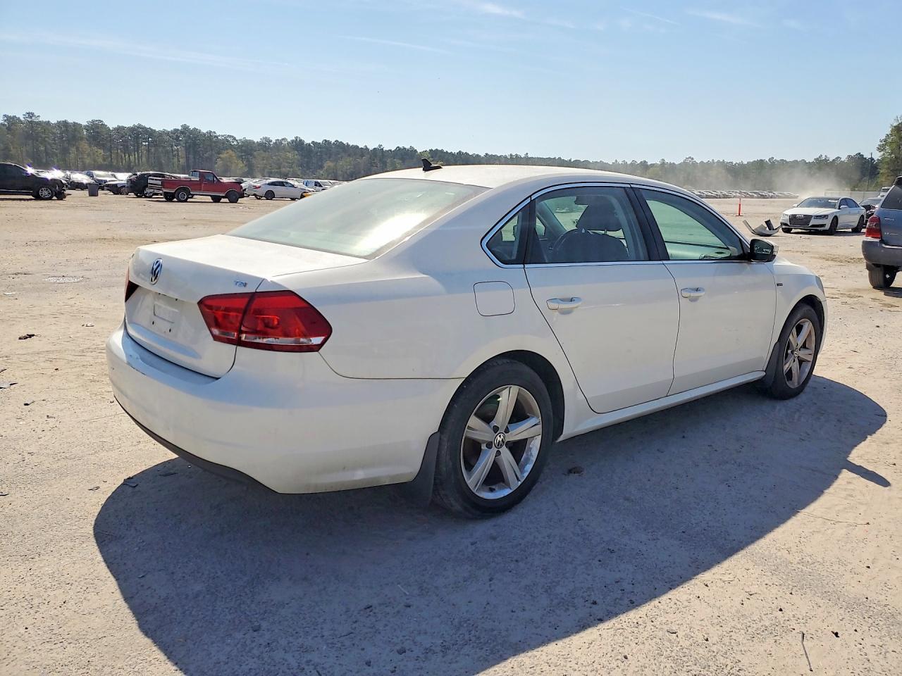 2015 VOLKSWAGEN Passat