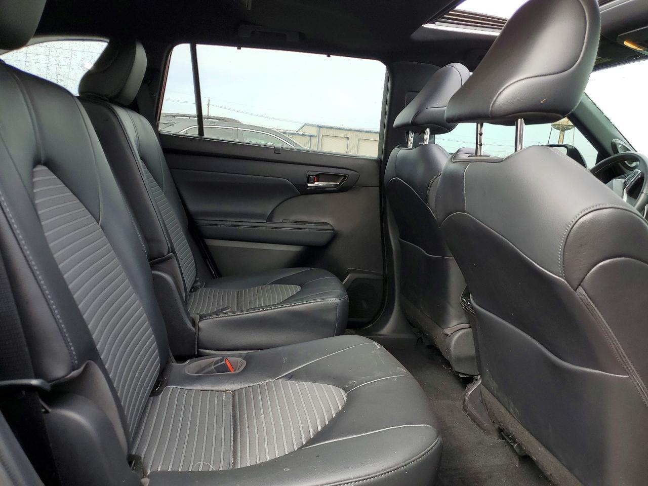 2022 TOYOTA HIGHLANDER