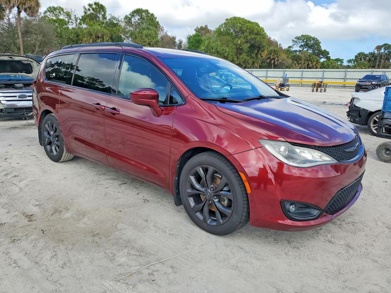 2019 CHRYSLER Pacifica