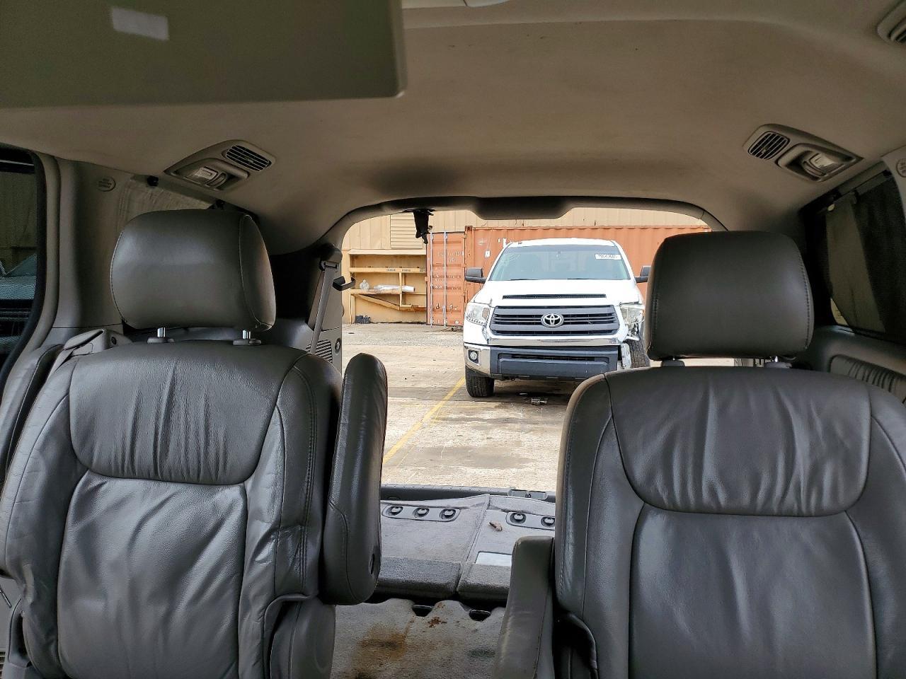 2008 TOYOTA SIENNA