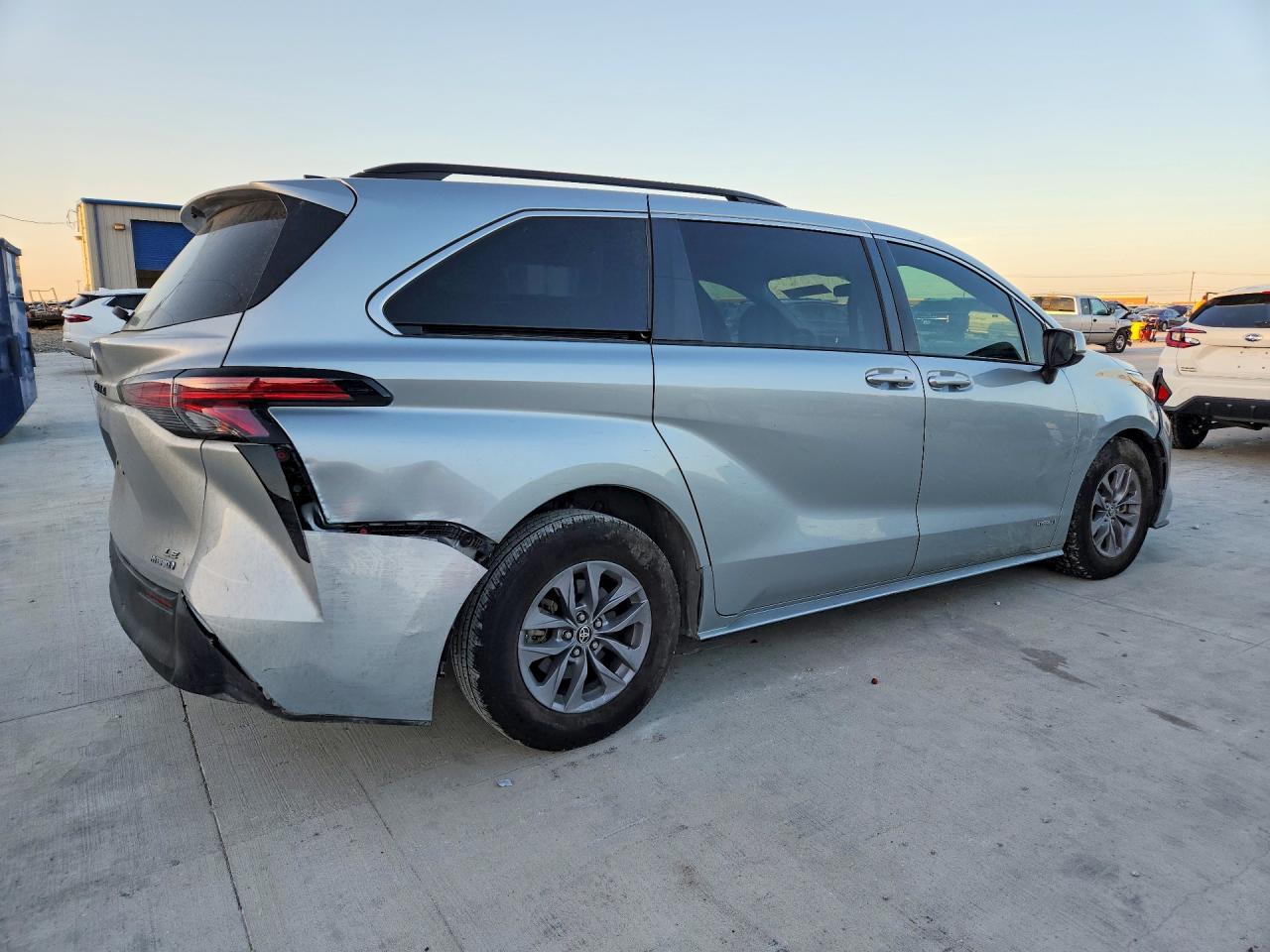 2021 TOYOTA SIENNA