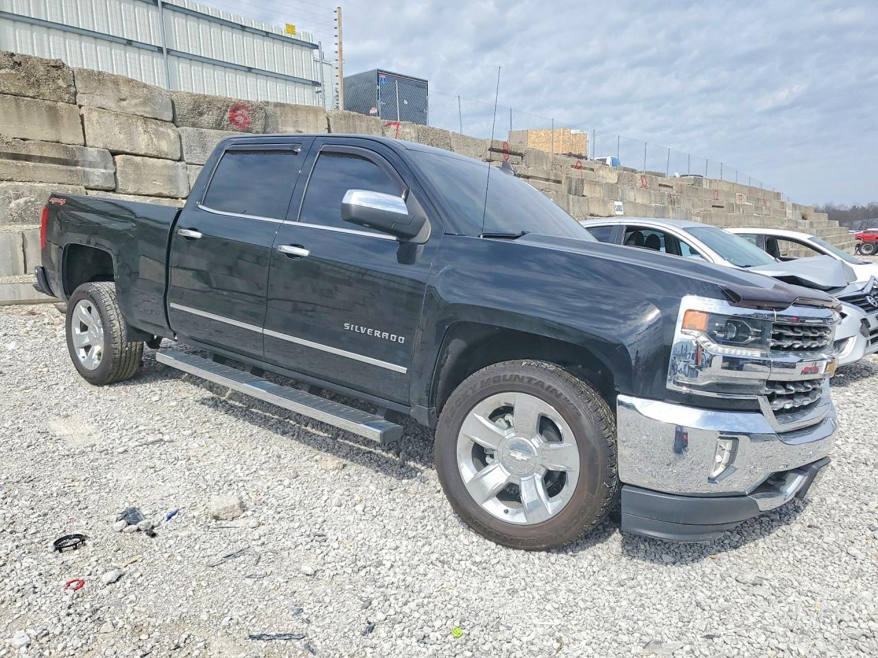 2017 CHEVROLET Silverado