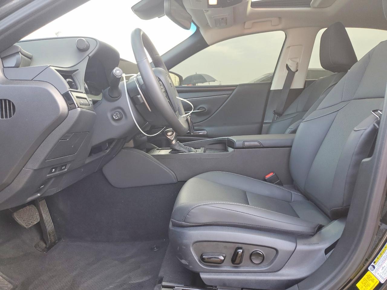 2025 LEXUS ES 300H