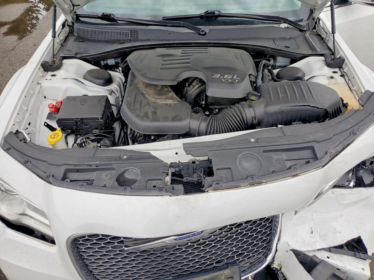 2019 CHRYSLER 300