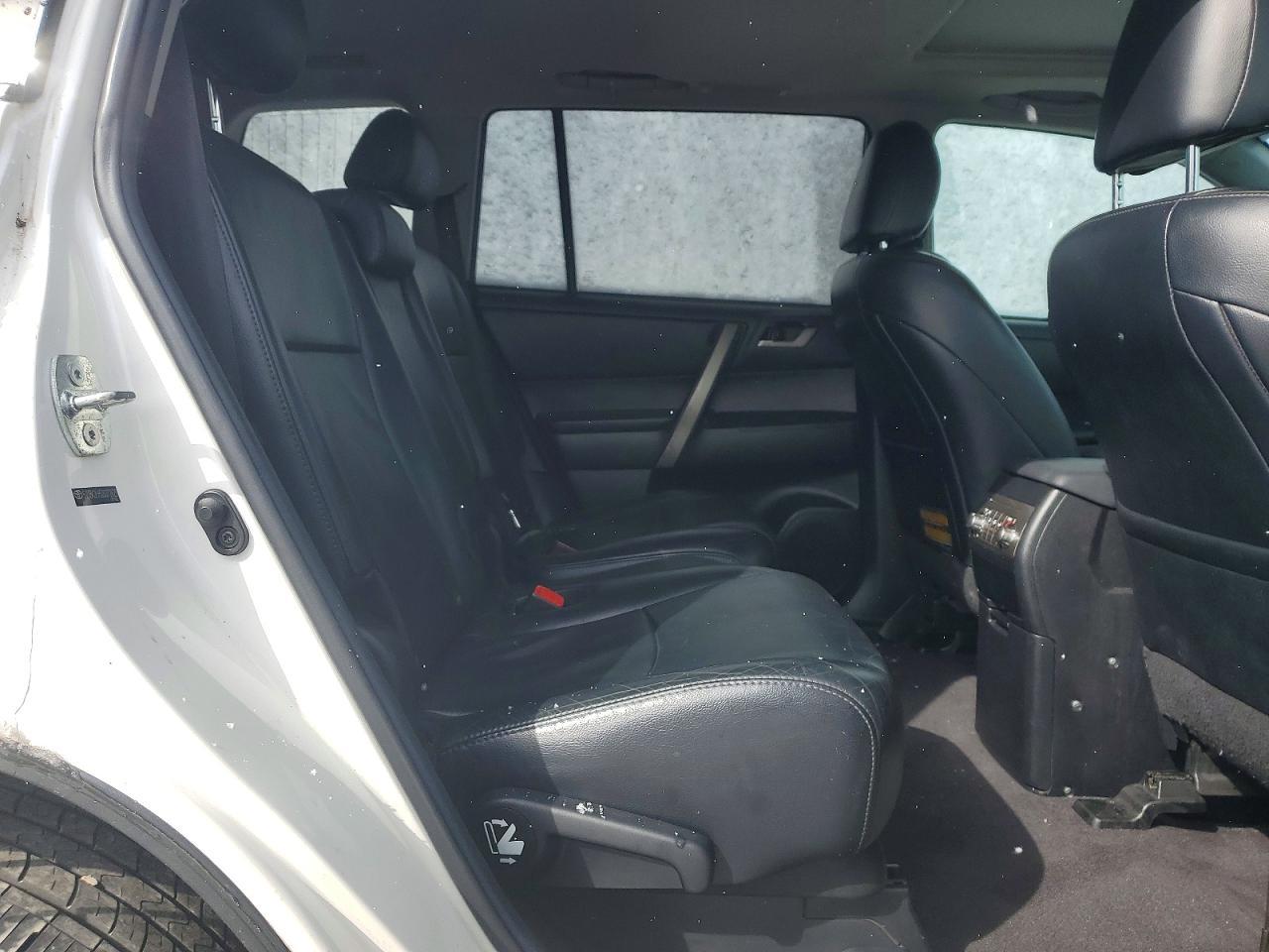 2013 TOYOTA HIGHLANDER