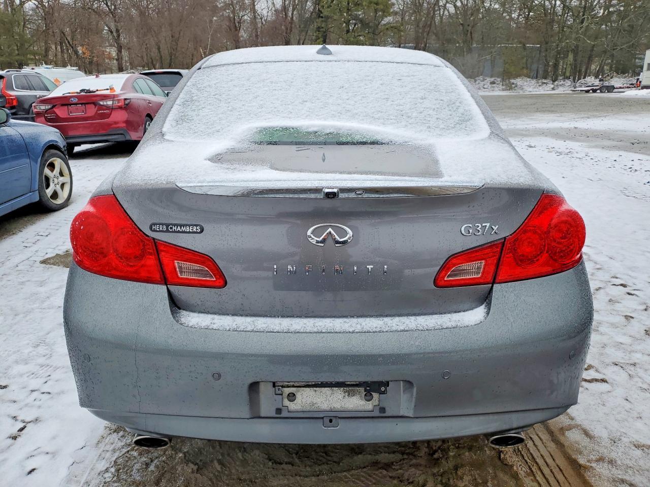 2013 INFINITI G37