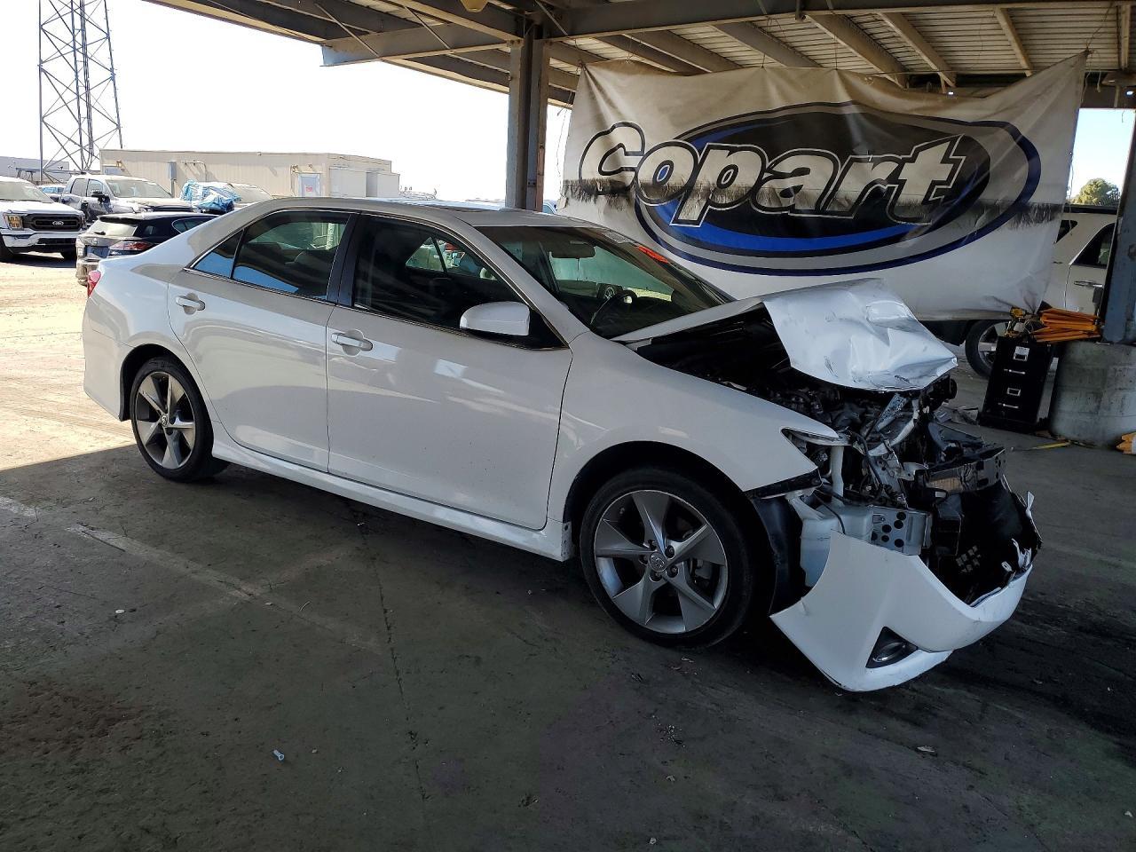 2014 TOYOTA CAMRY
