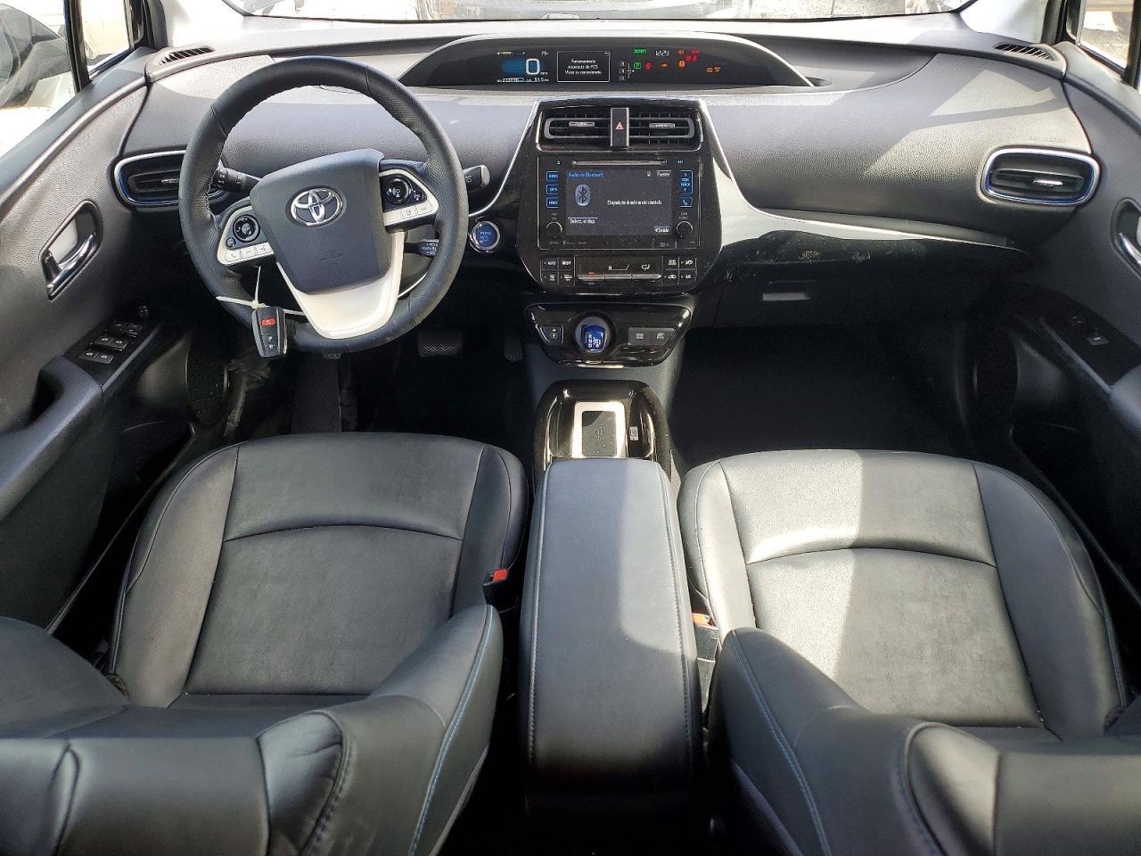 2016 TOYOTA PRIUS