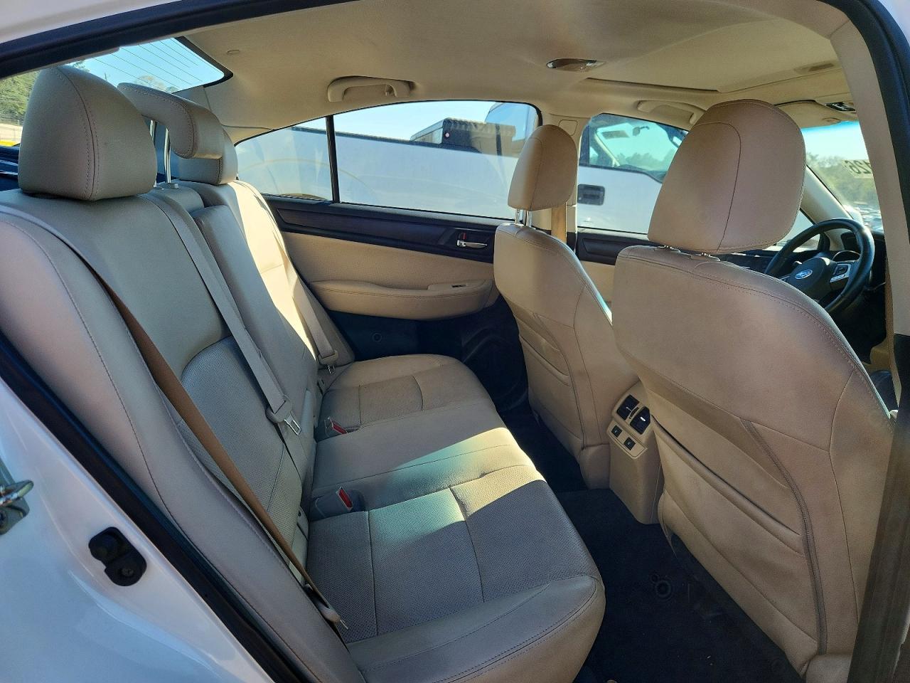 2017 SUBARU Legacy