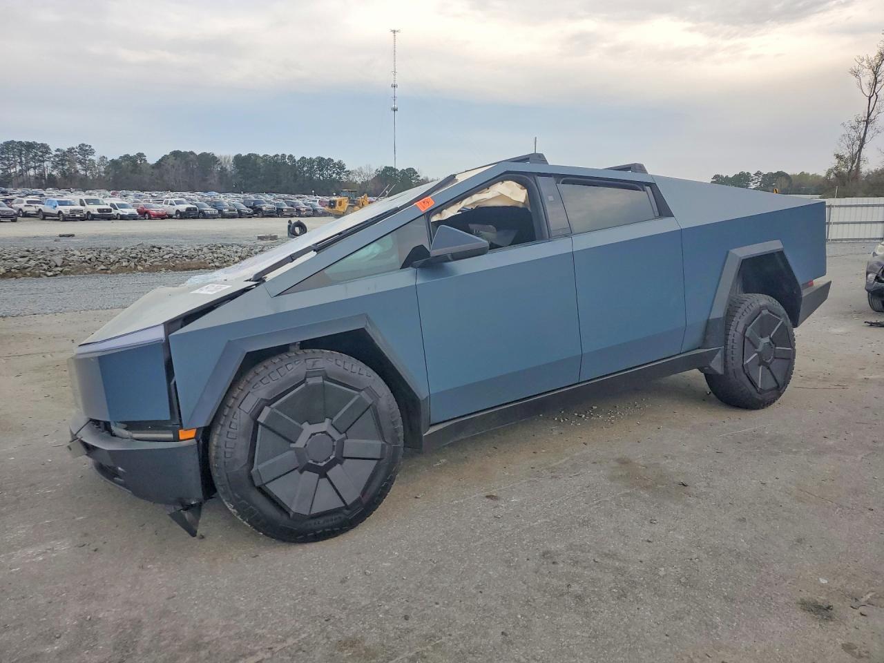 2024 TESLA Cybertruck